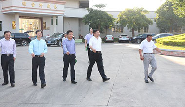 省農(nóng)科院院長陸華忠蒞臨我司檢查指導工作