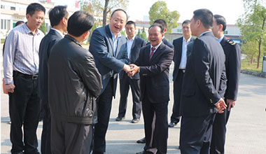 國家食藥監(jiān)總局尹力副局長蒞臨我司檢查指導工作